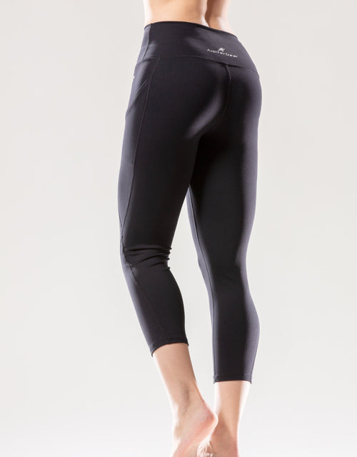 Load image into Gallery viewer, Jolie High-Waisted Capri Leggings with Hip Pockets
